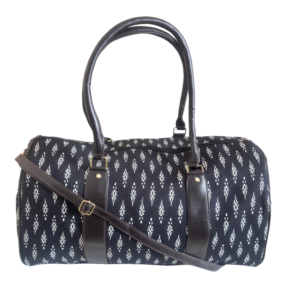 Raahgir Edition Duffle Bags :- Your Travel Companion for Unforgettable Voyages (Black)