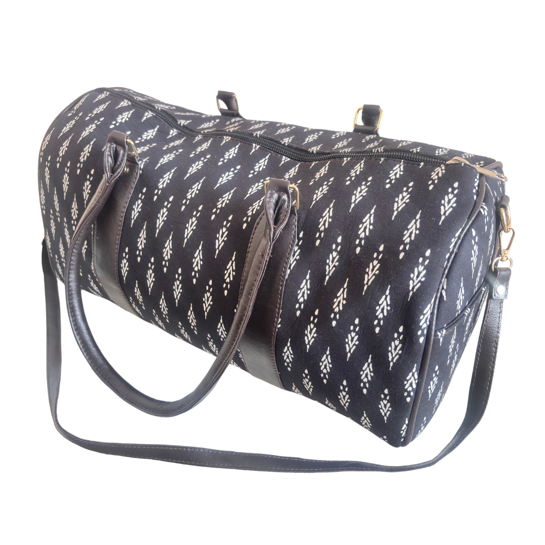 Raahgir Edition Duffle Bags :- Your Travel Companion for Unforgettable Voyages (Black)