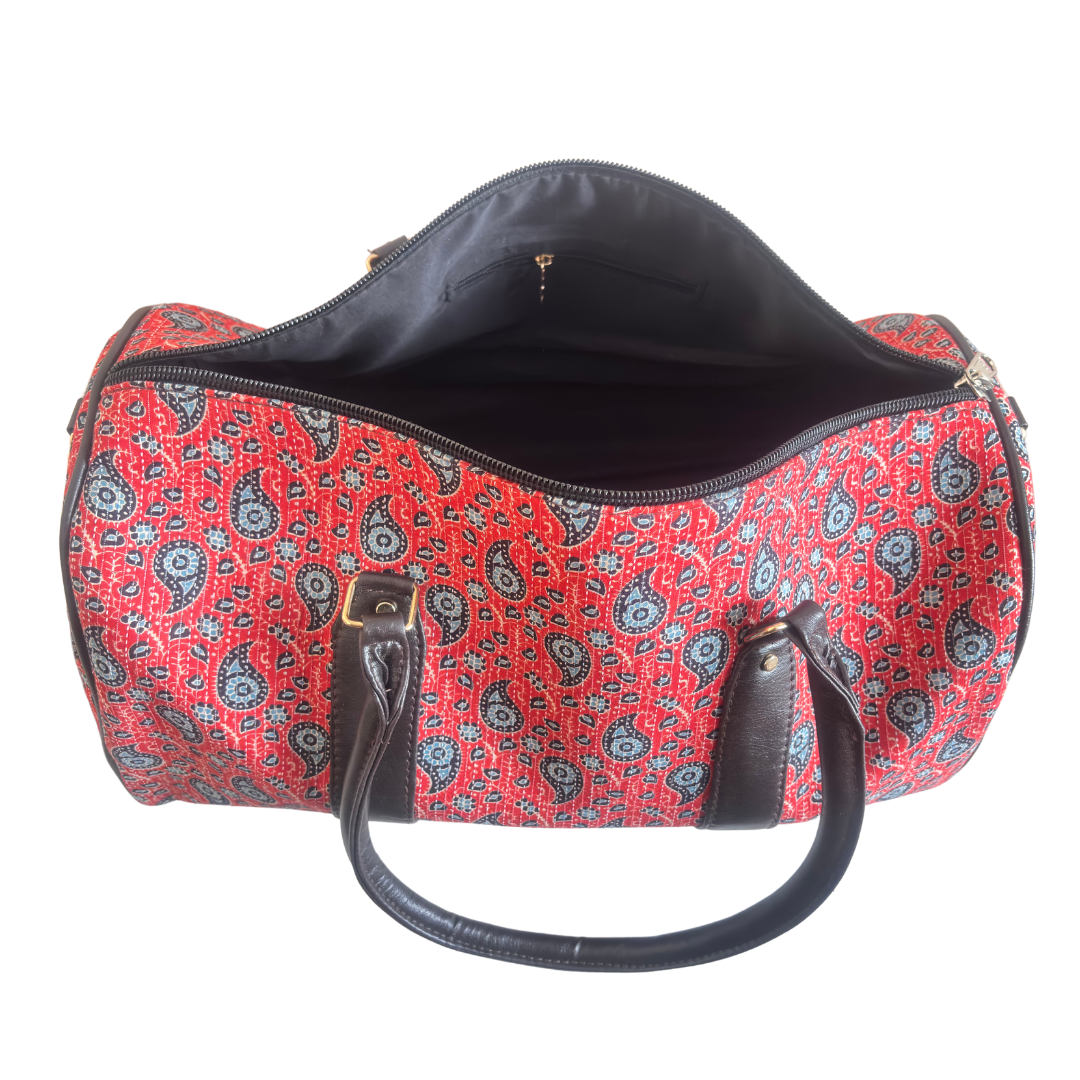 Raahgir Edition Duffle Bags :- Your Travel Companion for Unforgettable Voyages (Red)