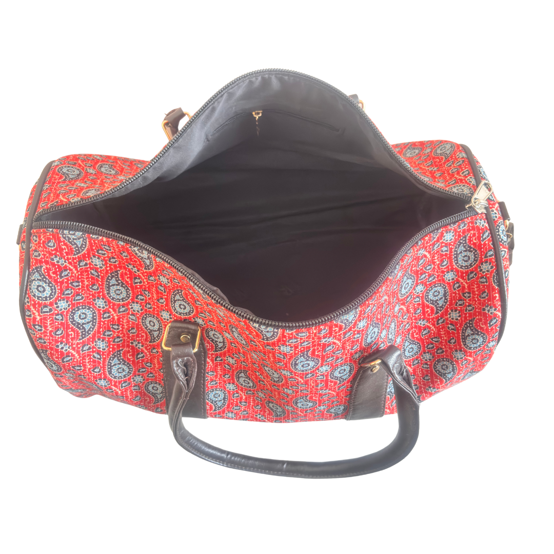 Raahgir Edition Duffle Bags :- Your Travel Companion for Unforgettable Voyages (Red)