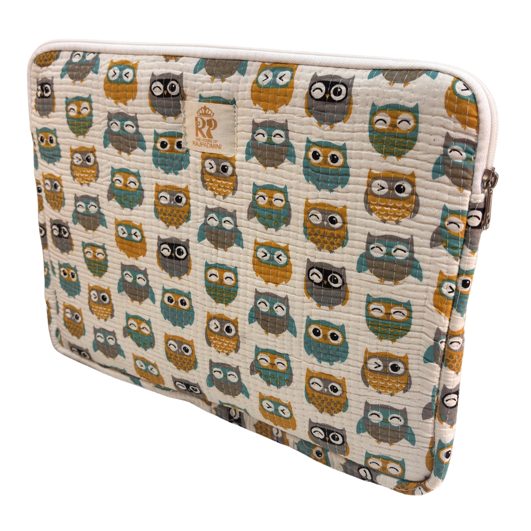 White Owl laptop sleeve external zip pocket detail for cables and accessories