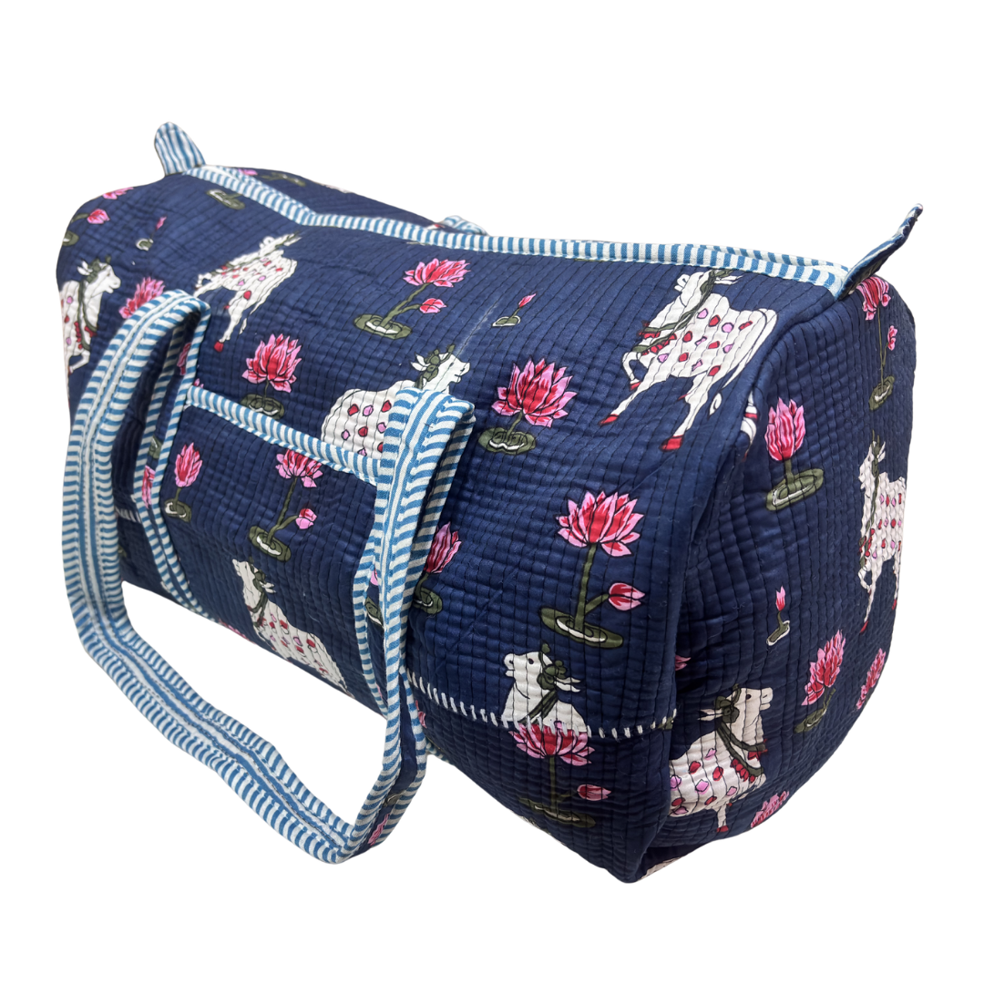 Interior view of Pushkar Balloon quilted duffle (Blue variant) with zip pocket and lining