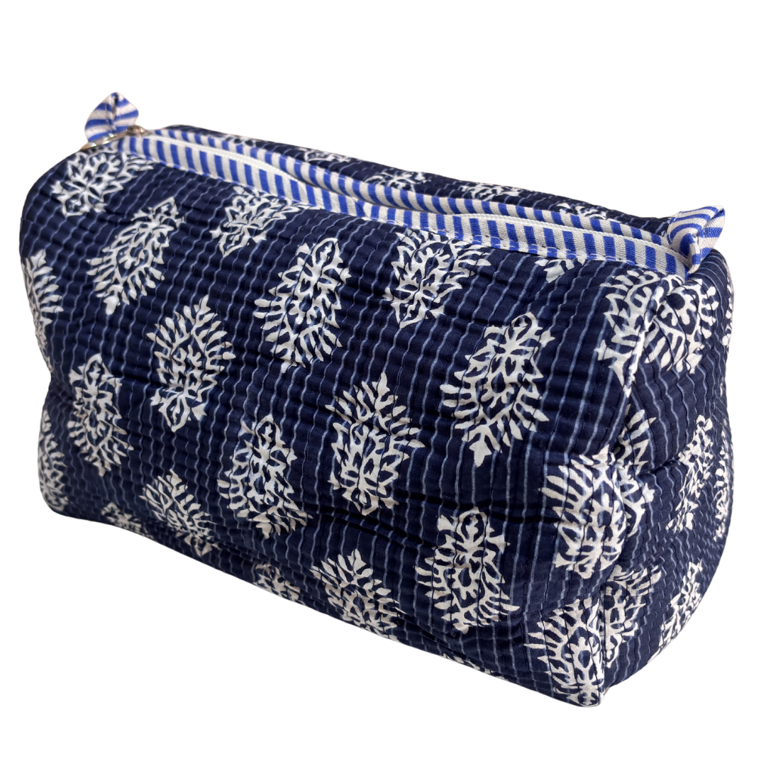 The Alfred Edition Multipurpose Travel Organizers:- Premium Handcrafted Waterproof Quilted Cotton Beauty/Travel Organizer Bag for Men & Women