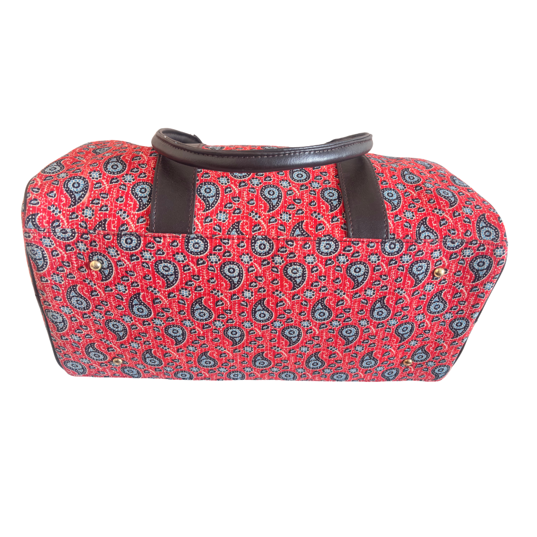 Raahgir Edition Duffle Bags :- Your Travel Companion for Unforgettable Voyages (Red)