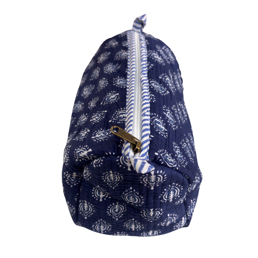 The Alfred Edition Multipurpose Travel Organizers:- Premium Handcrafted Waterproof Quilted Cotton Beauty/Travel Organizer Bag for Men & Women