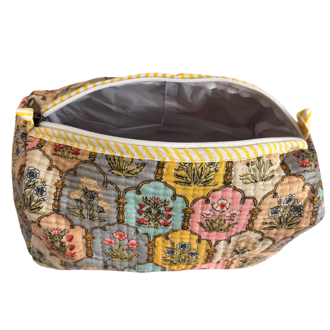 The Alfred Edition Multipurpose Travel Organizers:- Premium Handcrafted Waterproof Quilted Cotton Beauty/Travel Organizer Bag for Men & Women